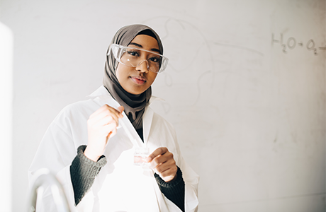 Woman with goggle looking at the camera